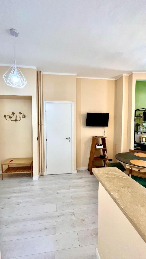 New Apartment, Near Metro Monte Grappa Turin Bagian luar foto