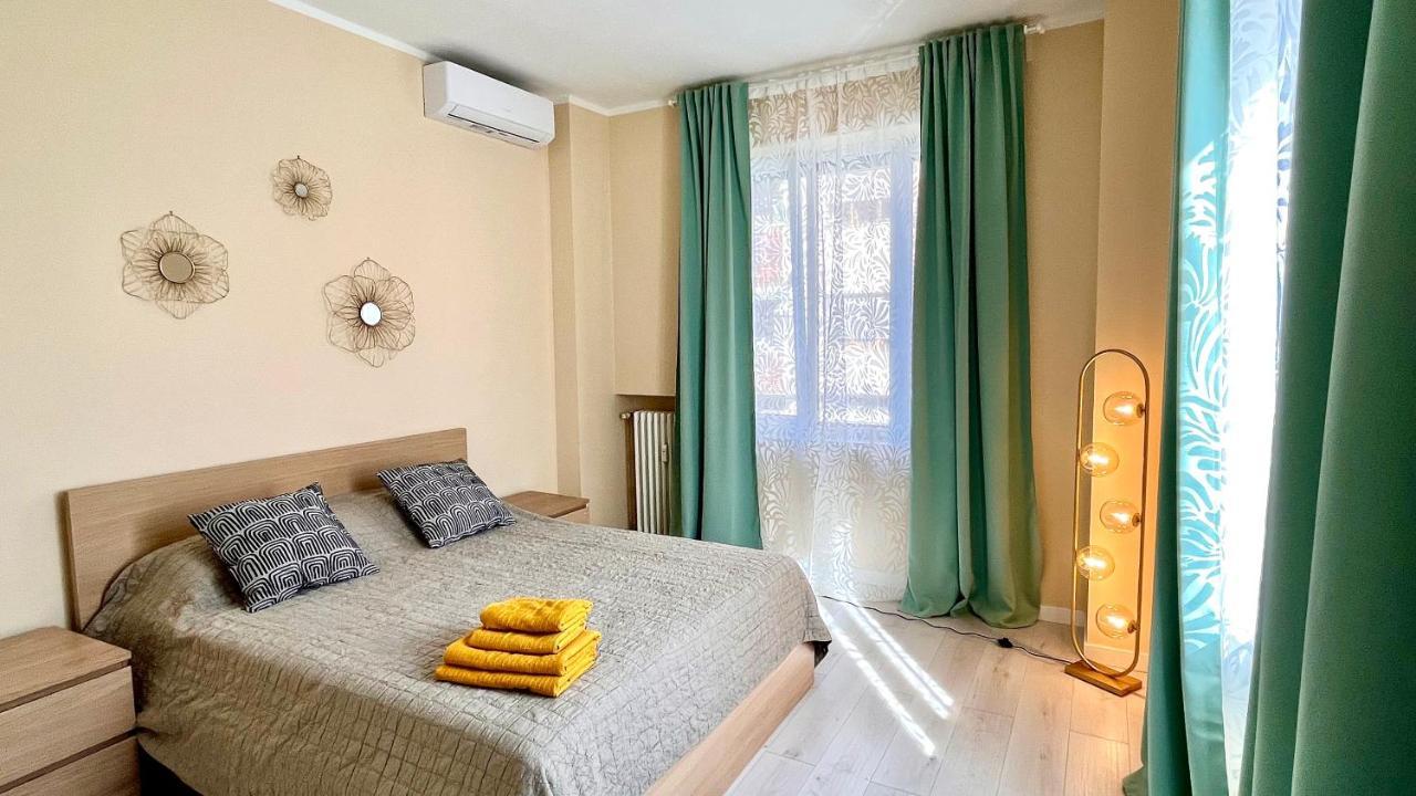 New Apartment, Near Metro Monte Grappa Turin Bagian luar foto